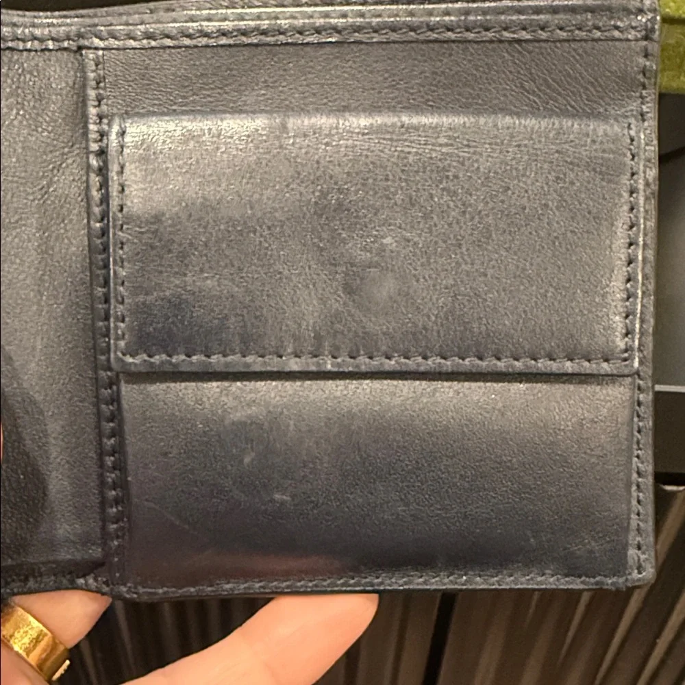 ‼️SALE‼️ Gucci - Men’s Navy Mini GG Embossed Leather Wallet w/Dusty, Box & COA - Picture 6 of 10